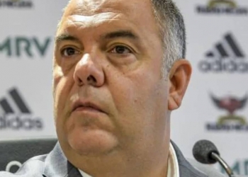 Marcos Braz tem reação inusitada ao ser questionado sobre a contratação de meia do PSG pelo Flamengo