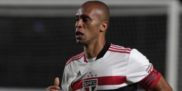 Zagueiro do São Paulo vaza negociação com o Flamengo após confronto pelo Brasileirão