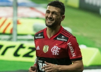 Milan quer pagar 18 milhões de euros para tirar Arrascaeta do Flamengo, diz jornal italiano