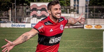 Ex-BBB Arthur Picoli é anunciado como novo jogador do Flamengo