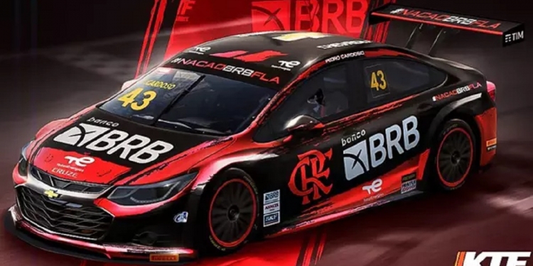 Flamengo ganha carro na Stock Car e beleza do automóvel deixa torcedores entusiasmados com a modalidade
