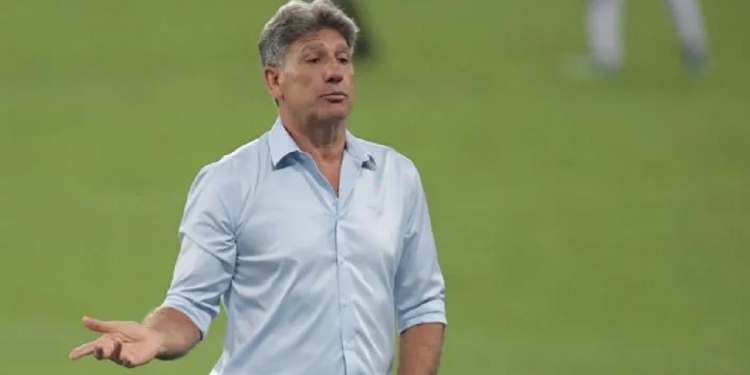 Flamengo prepara proposta para tirar zagueiro do Grêmio a pedido de Renato Gaúcho; há concorrência com a Itália