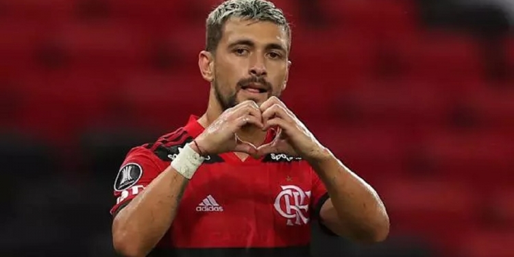 Clube árabe estaria interessado na contratação de Arrascaeta, do Flamengo, diz jornal