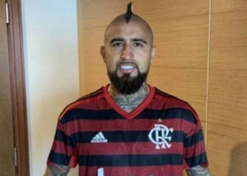 Agora é oficial: Flamengo faz o primeiro contato para contratação de Arturo Vidal, diz imprensa chilena