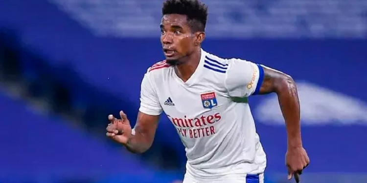 Lyon diz ‘não’ ao Flamengo e relaciona Thiago Mendes para partida no sábado; transação fica cada vez mais difícil