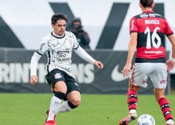 Fagner, do Corinthians, detona Flamengo por retorno do público aos estádios: ‘Às vezes só olhamos nosso umbigo’