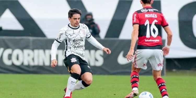 Fagner, do Corinthians, detona Flamengo por retorno do público aos estádios: ‘Às vezes só olhamos nosso umbigo’