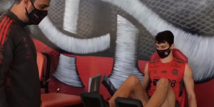 Flamengo atualiza quadro de saúde de Rodrigo Caio; não há previsão de retorno aos gramados