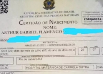 Pai fanático registra a criança com ‘Flamengo’ no nome, além de homenagens a Zico e Gabigol