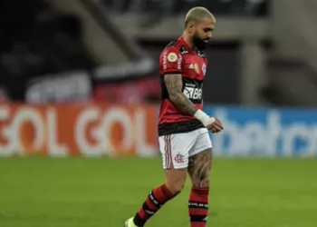 Árbitro relata ironia de Gabigol e xingamentos com gestos obscenos de criança na torcida do Flamengo