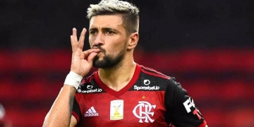Arrascaeta dá palavra final durante negociação com o Flamengo e decide se permanecerá no Rubro-Negro
