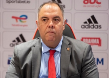 Flamengo anuncia contratação de Alaba; jogador desembarca diretamente da Espanha