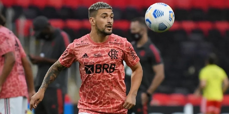 Flamengo e Arrascaeta não chegam a acordo pela renovação contratual; clima é tenso nos bastidores