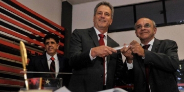 Diretoria de Rodolfo Landim tenta expulsar Eduardo Bandeira de Mello do Flamengo após polêmica declaração