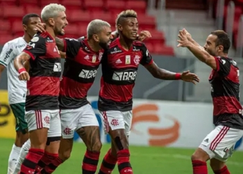 Jornal inglês escala Flamengo dos sonhos com David Luiz e comete gafe ao escalar time sem 4 titulares