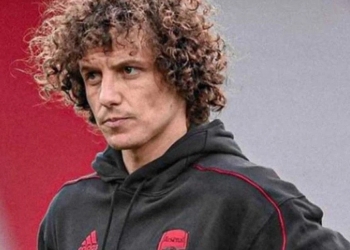 Rubro-negros lamentam classificação do Benfica à Champions League; bolada em dinheiro deve ser usada para contratar David Luiz