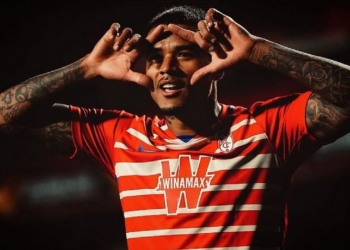 Flamengo: Kenedy volta para o Brasil depois de testar positivo para a Covid-19