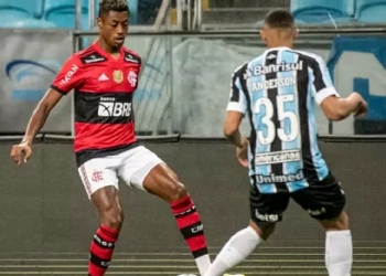 Dor de cabeça para Renato Gaúcho: Bruno Henrique inicia trabalhos no DM do Flamengo após ser substituído com problemas físicos diante do Grêmio