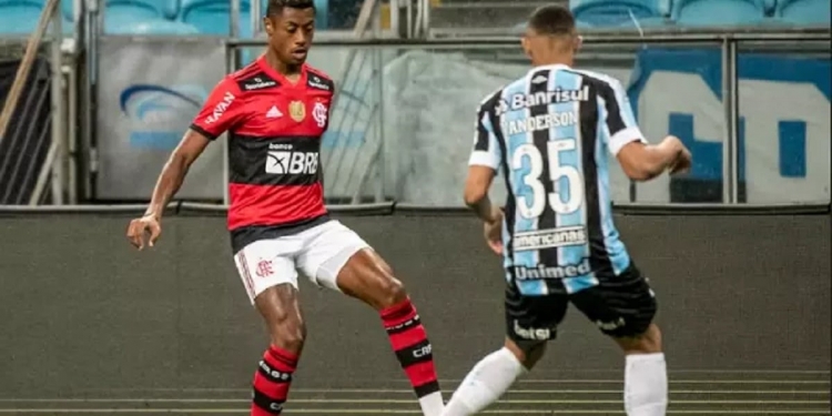 Dor de cabeça para Renato Gaúcho: Bruno Henrique inicia trabalhos no DM do Flamengo após ser substituído com problemas físicos diante do Grêmio