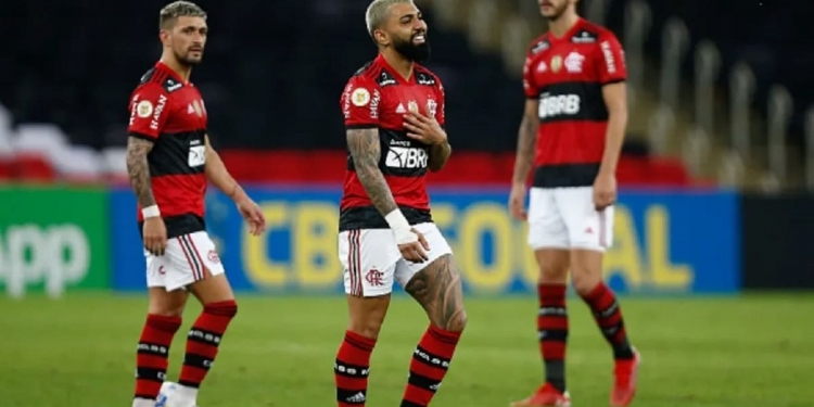 Gabi vai às redes sociais, provoca o Grêmio e aumenta a rivalidade entre as duas equipes