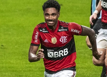 Vitinho, 10 milhões de euros e uma briga nos bastidores: a tensão do atacante envolvendo time europeu