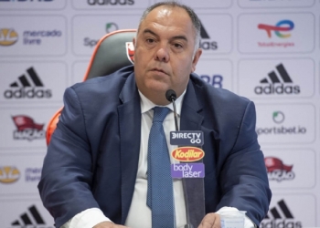 Marcos Braz dispara palavrão durante apresentação de Kenedy, explica o motivo e pede desculpas
