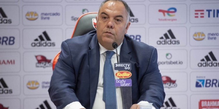 Marcos Braz dispara palavrão durante apresentação de Kenedy, explica o motivo e pede desculpas