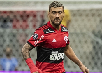 Staff vira alvo de piadas ao dizer que Vasco fez proposta que balançou Arrascaeta