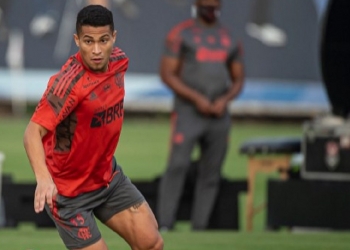 Negócio melou? Flamengo impõe nova exigência, árabes não respondem e desfecho caminha para a permanência na Gávea