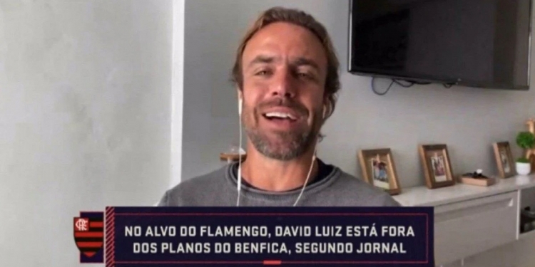 Comentarista da Globo se explica após dizer que existia ordem de Marcos Braz para que Renato Gaúcho não escalasse Pedro