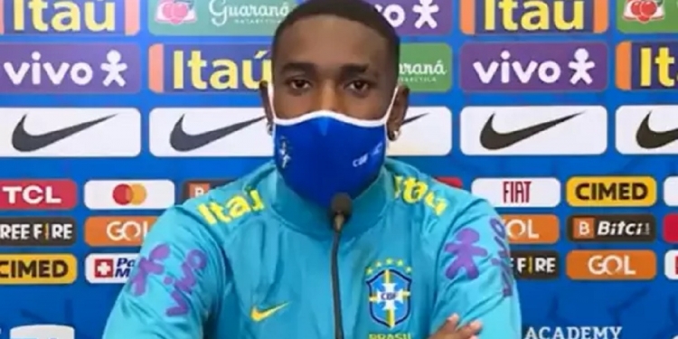 Gerson volta ao Brasil e reencontra o Flamengo após passagem pela França