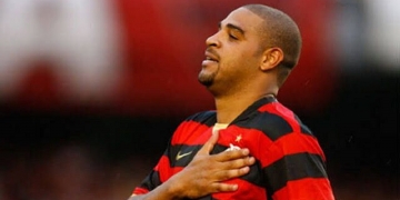 Imperador voltou! Adriano anuncia ‘retorno’ aos gramados e contrata nutricionista do Flamengo para recuperar o físico