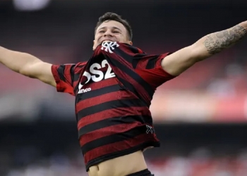 Treinador é demitido de forma inesperada a volante do Flamengo pode retornar antecipadamente da Europa