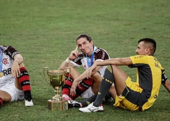 Reunião nos bastidores do Flamengo decide o futuro da ‘geração 85’, formada por Filipe Luís, Diego Alves e Diego Ribas