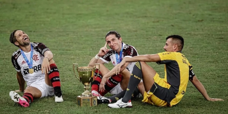 Reunião nos bastidores do Flamengo decide o futuro da ‘geração 85’, formada por Filipe Luís, Diego Alves e Diego Ribas