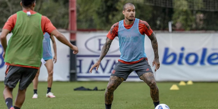 Kenedy tem data prevista para estrear pelo Flamengo; atacante realiza os últimos trabalhos para ficar com o físico em dia