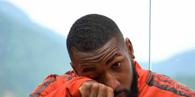 Gerson volta a vestir a camisa número 8 do Flamengo e se emociona junto aos torcedores