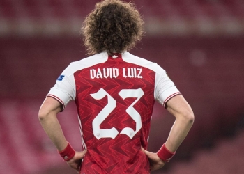 Flamengo conta com concorrentes na Europa e no Brasil por David Luiz, mas continua sendo o favorito na briga, afirma colunista