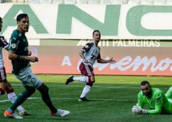 Melhores momentos: de virada, com vários desfalques e brilho de Michael, Flamengo bate o Palmeiras por 3 a 1 e se aproxima da liderança