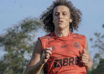 Uma máquina: Flamengo divulga primeiro treinamento de David Luiz e boa forma física causa espanto nos torcedores