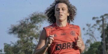 Uma máquina: Flamengo divulga primeiro treinamento de David Luiz e boa forma física causa espanto nos torcedores