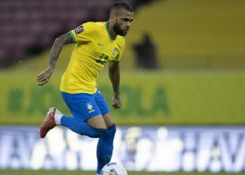 Flamengo define tempo de duração do contrato com Daniel Alves