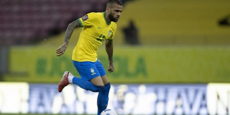Flamengo define tempo de duração do contrato com Daniel Alves