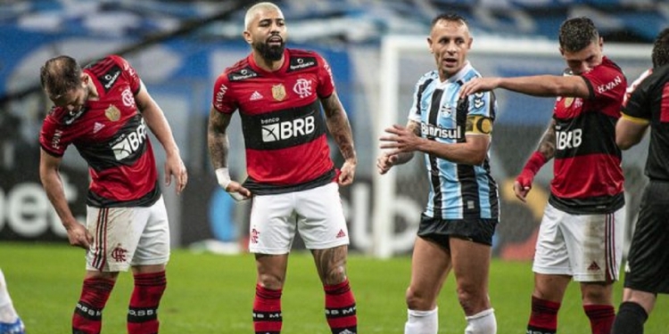 De volta ao Flamengo? Rafinha está de saída no Grêmio após passagem desastrosa e é cotado a retornar ao Rubro-Negro