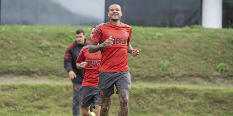 Kenedy deve estrear com a camisa do Flamengo neste domingo contra o Grêmio pelo Campeonato Brasileiro