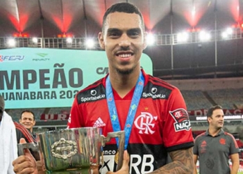 Flamengo define futuro de Matheuzinho após sondagens da Europa por conta da chegada de Daniel Alves