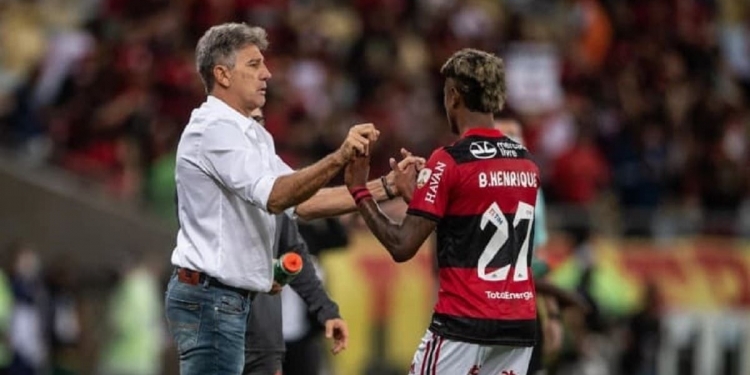 Apesar de comemorar vitória, Renato Gaúcho destaca situação para jogo decisivo