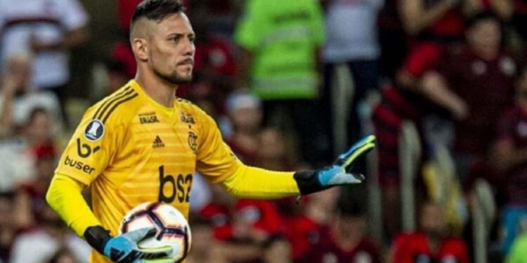 Jornalista diz que Diego Alves xingou Felipão durante confusão contra o Grêmio: ‘Velho gagá’