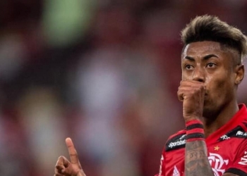 Neto ‘puxa a orelha’ de Tite por não convocar Bruno Henrique e deixar atleta do Flamengo de fora