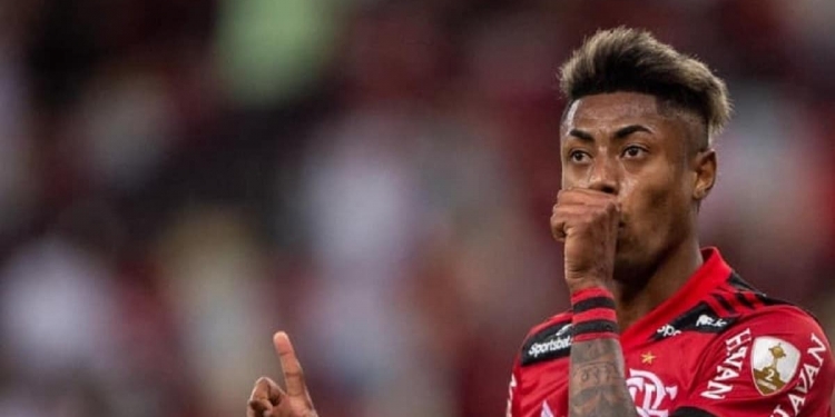 Neto ‘puxa a orelha’ de Tite por não convocar Bruno Henrique e deixar atleta do Flamengo de fora